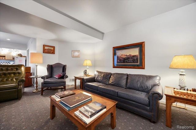 39256 Heatherbrook Drive, Farmington Hills, MI 48331
