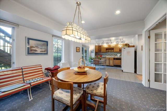 39256 Heatherbrook Drive, Farmington Hills, MI 48331