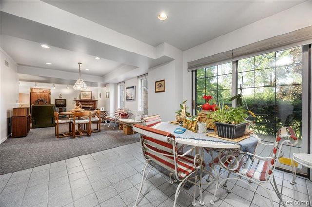 39256 Heatherbrook Drive, Farmington Hills, MI 48331