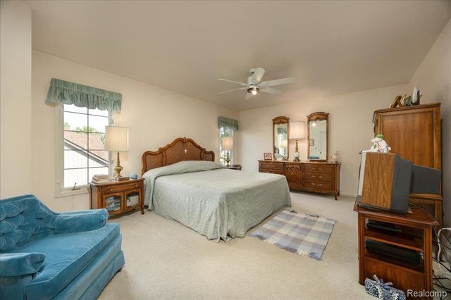 39256 Heatherbrook Drive, Farmington Hills, MI 48331