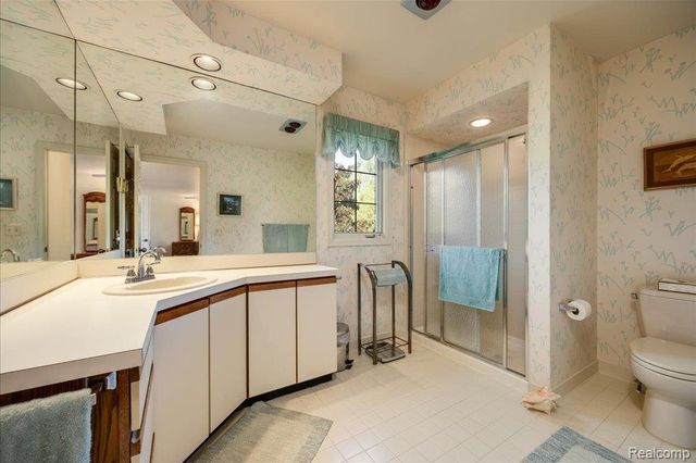 39256 Heatherbrook Drive, Farmington Hills, MI 48331