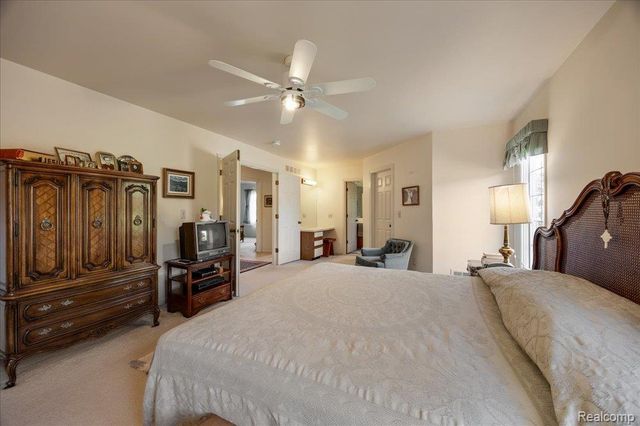 39256 Heatherbrook Drive, Farmington Hills, MI 48331