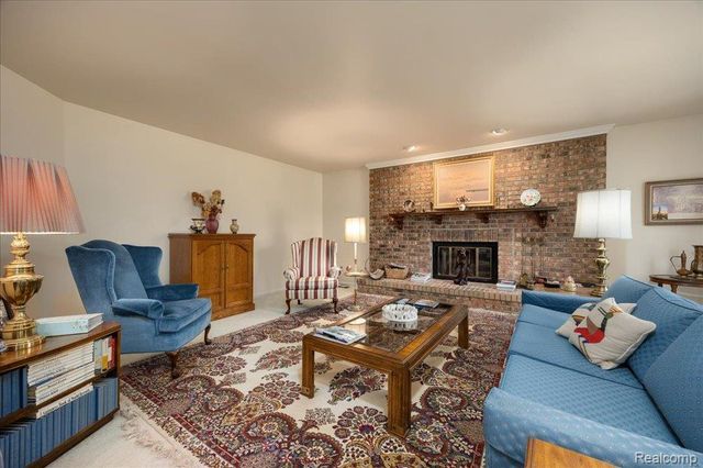 39256 Heatherbrook Drive, Farmington Hills, MI 48331