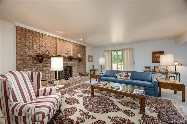 39256 Heatherbrook Drive, Farmington Hills, MI 48331