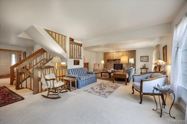 39256 Heatherbrook Drive, Farmington Hills, MI 48331