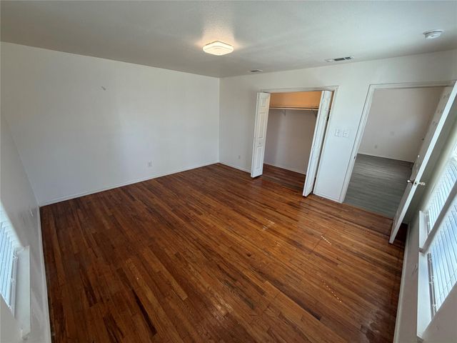 211 Shaw ST A, Taylor, TX 76574