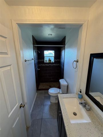 211 Shaw ST A, Taylor, TX 76574