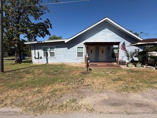 211 Shaw ST A, Taylor, TX 76574