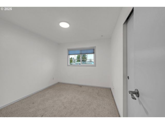 654 Nw BRYANT Ct, Dallas, OR 97338