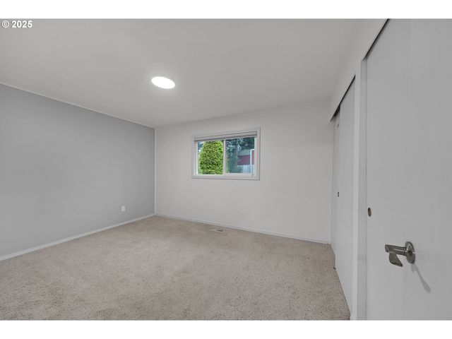 654 Nw BRYANT Ct, Dallas, OR 97338