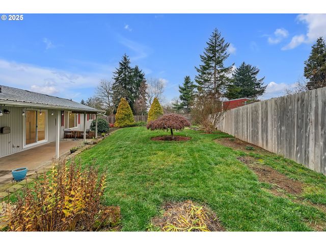 654 Nw BRYANT Ct, Dallas, OR 97338