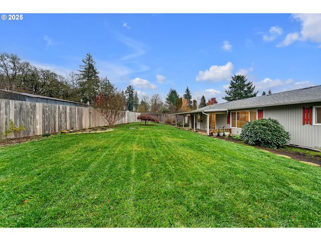 654 Nw BRYANT Ct, Dallas, OR 97338