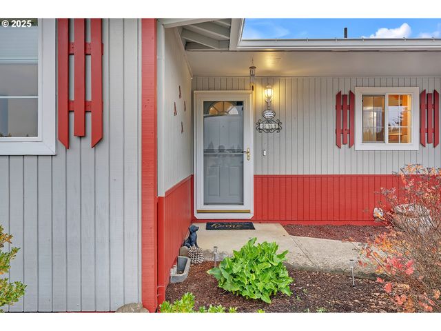 654 Nw BRYANT Ct, Dallas, OR 97338