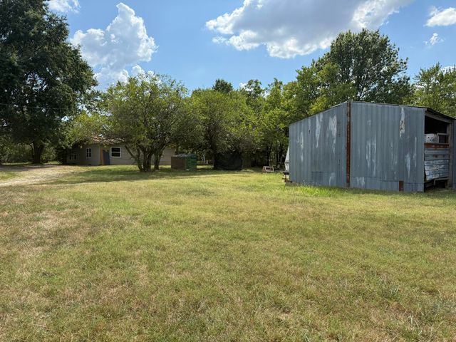 21851 Lawrence 1090, Monett, MO 65708