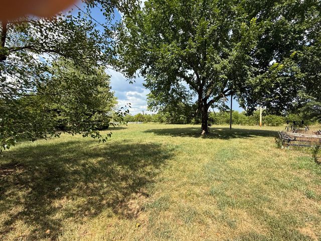 21851 Lawrence 1090, Monett, MO 65708