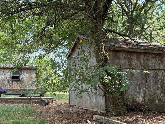 21851 Lawrence 1090, Monett, MO 65708