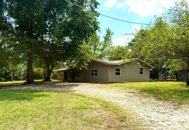 21851 Lawrence 1090, Monett, MO 65708