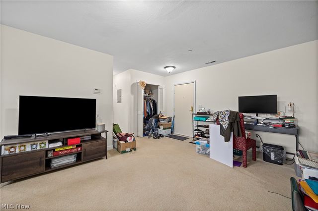 2885 Pease Drive 303, Rocky River, OH 44116