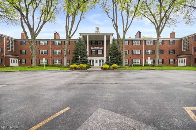 2885 Pease Drive 303, Rocky River, OH 44116