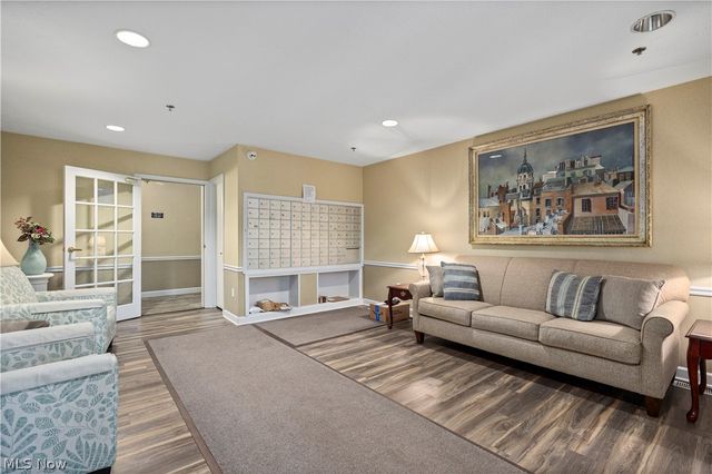 2885 Pease Drive 303, Rocky River, OH 44116