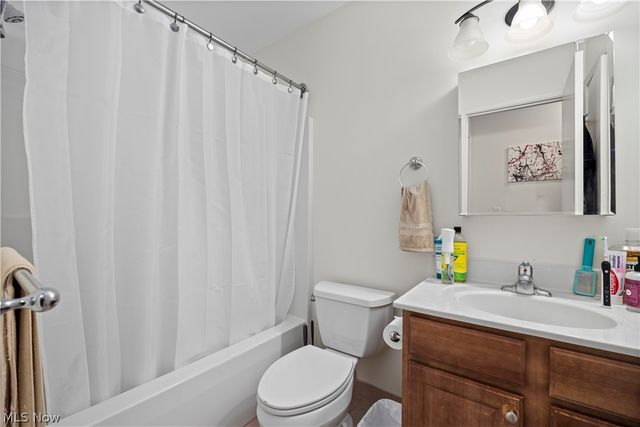 2885 Pease Drive 303, Rocky River, OH 44116