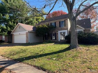 3830 Secretariat Drive, Florissant, MO 63034