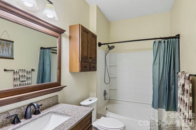 100 Vista Lake Drive 2, Candler, NC 28715