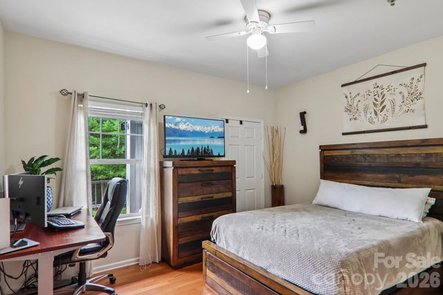 100 Vista Lake Drive 2, Candler, NC 28715