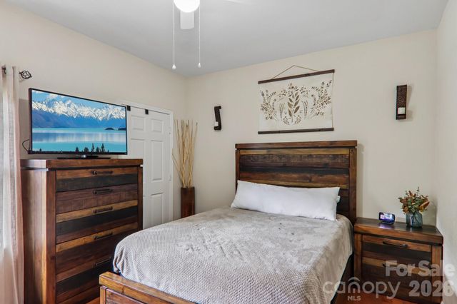 100 Vista Lake Drive 2, Candler, NC 28715