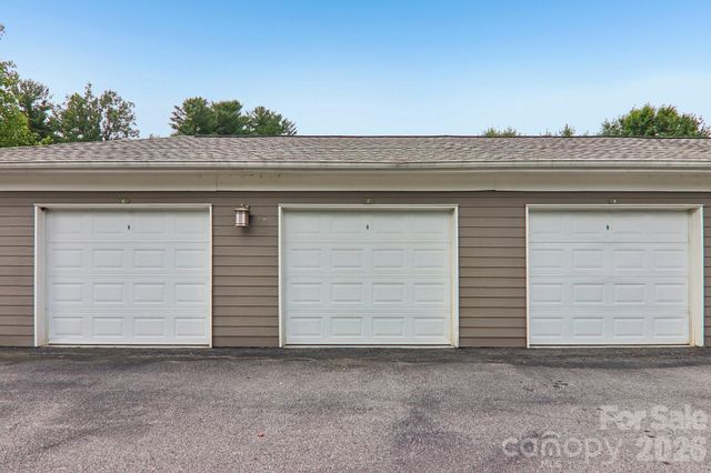 100 Vista Lake Drive 2, Candler, NC 28715