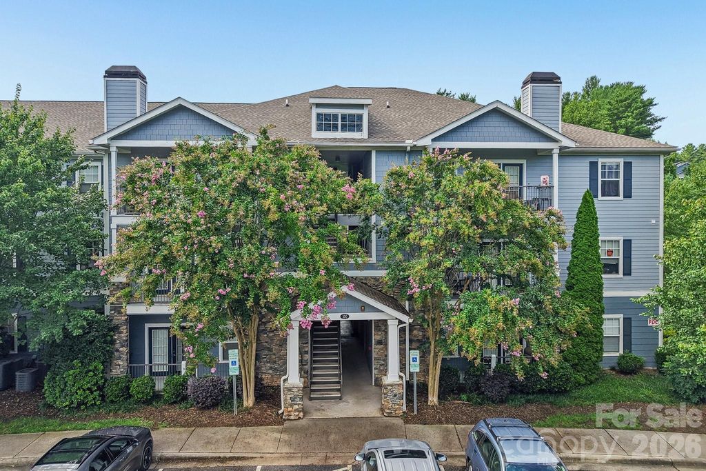 100 Vista Lake Drive 2, Candler, NC 28715