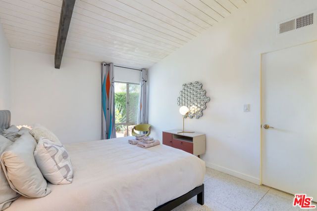 475 E Desert Willow Circle, Palm Springs, CA 92262