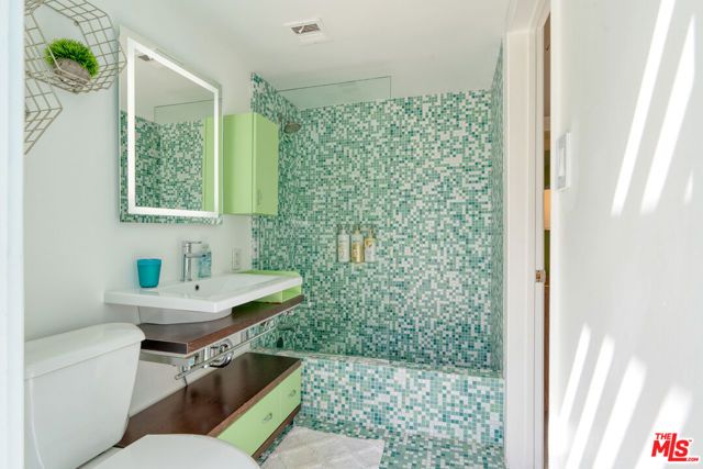 475 E Desert Willow Circle, Palm Springs, CA 92262