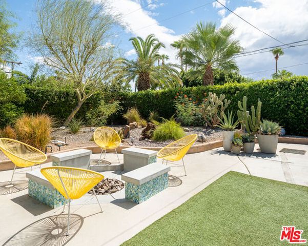 475 E Desert Willow Circle, Palm Springs, CA 92262