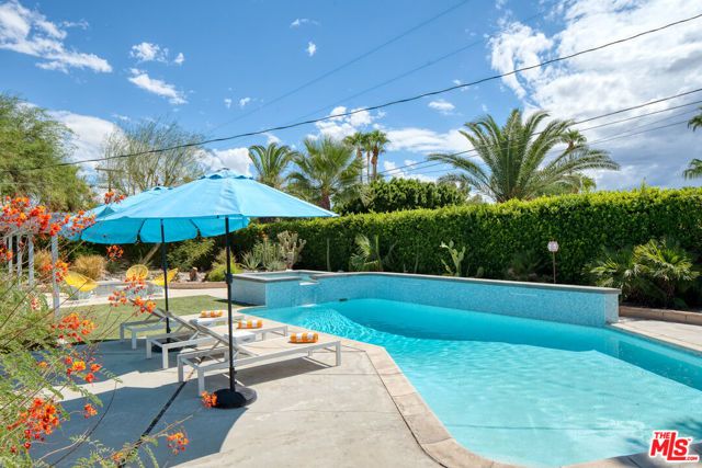 475 E Desert Willow Circle, Palm Springs, CA 92262