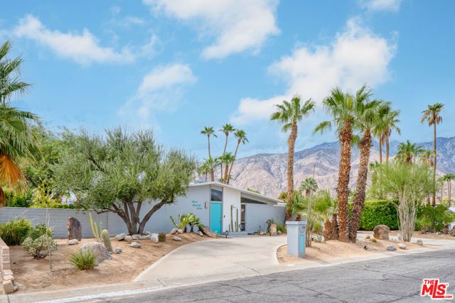 475 E Desert Willow Circle, Palm Springs, CA 92262