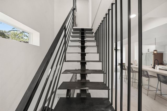 1704 W Tabor Street, Houston, TX 77009