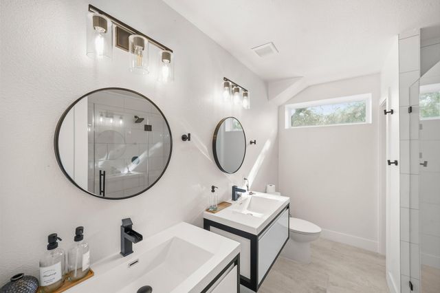 1704 W Tabor Street, Houston, TX 77009