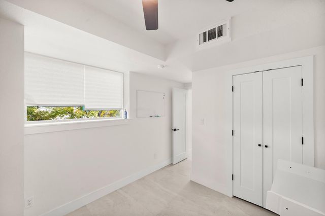 1704 W Tabor Street, Houston, TX 77009