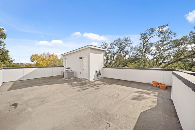 1704 W Tabor Street, Houston, TX 77009