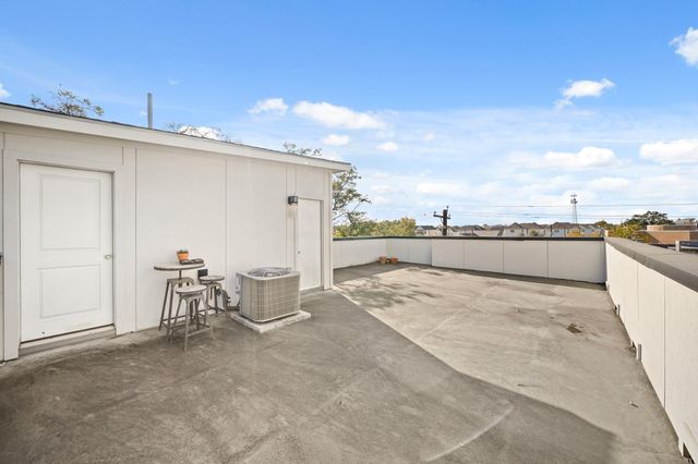 1704 W Tabor Street, Houston, TX 77009