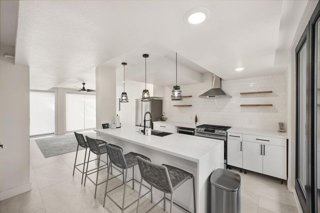 1704 W Tabor Street, Houston, TX 77009