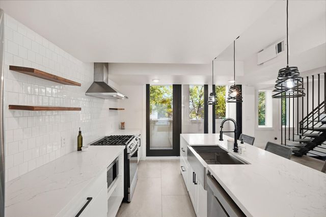 1704 W Tabor Street, Houston, TX 77009