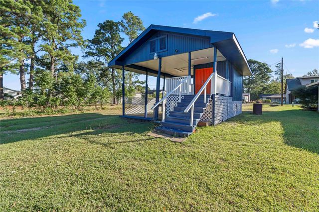 157 Lakeview Drive S, Livingston, TX 77351