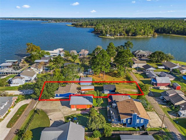 157 Lakeview Drive S, Livingston, TX 77351