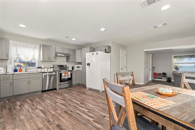 157 Lakeview Drive S, Livingston, TX 77351