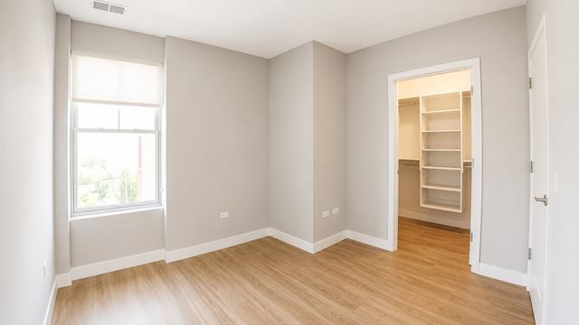 229 Park Avenue 210, Clarendon Hills, IL 60514