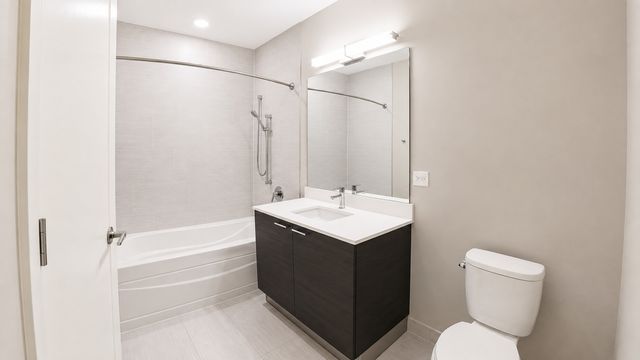 229 Park Avenue 210, Clarendon Hills, IL 60514