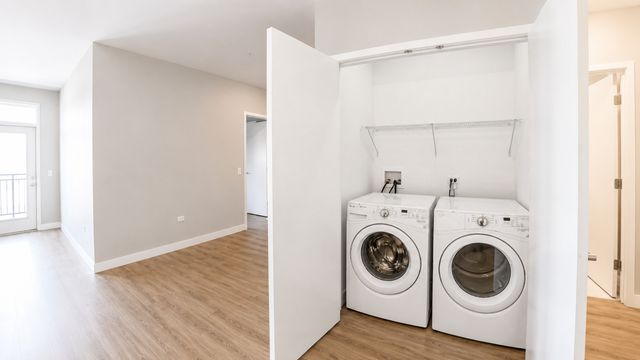 229 Park Avenue 210, Clarendon Hills, IL 60514