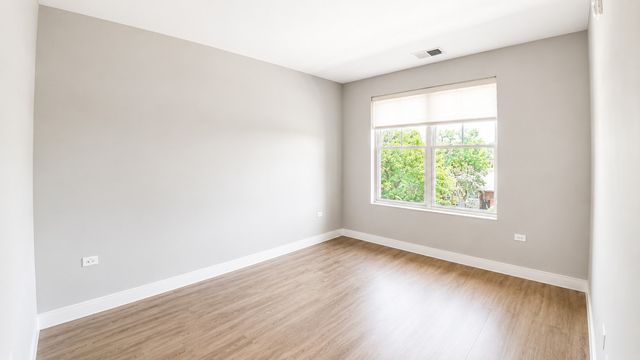 229 Park Avenue 210, Clarendon Hills, IL 60514